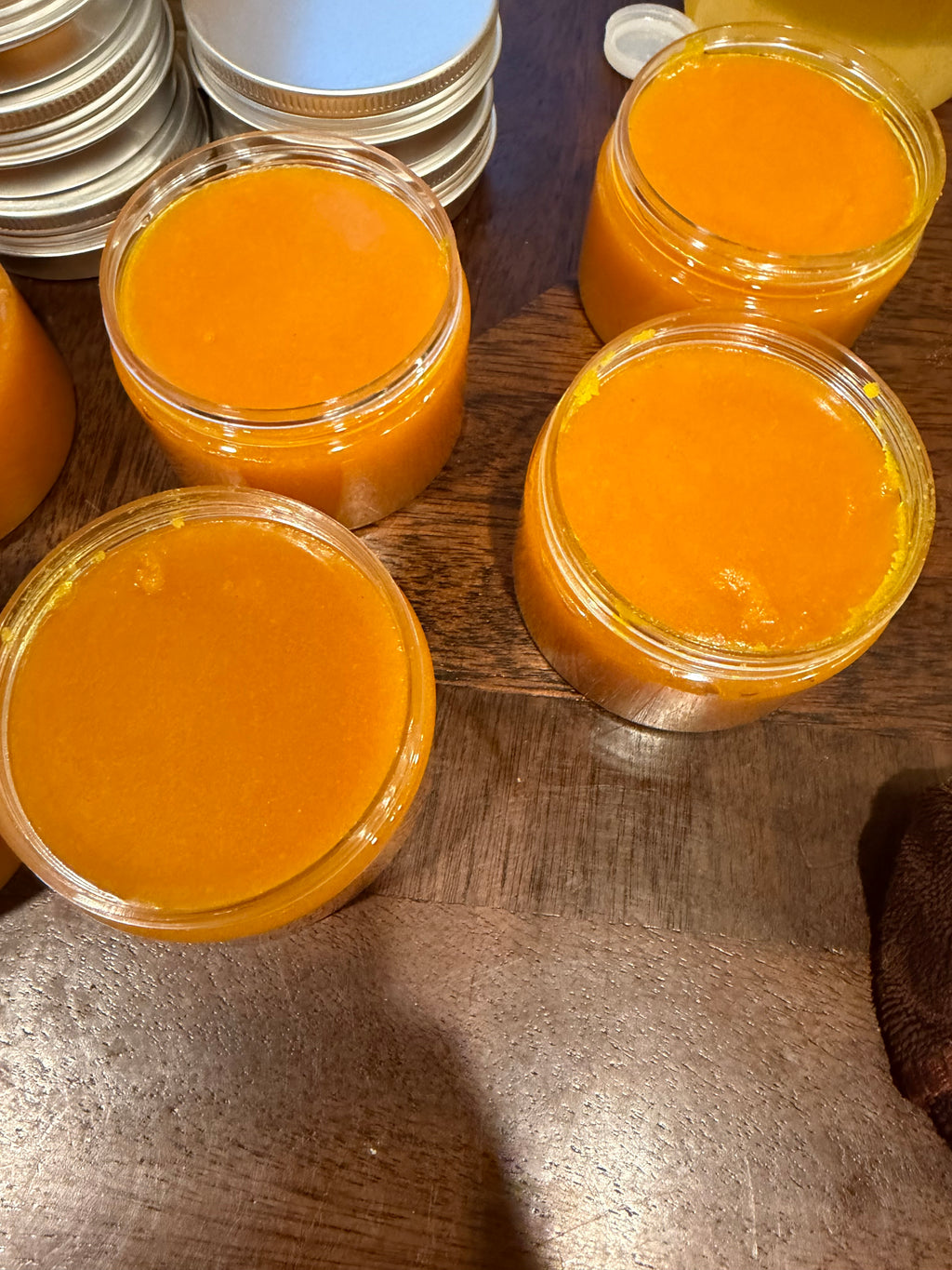 Turmeric Brightening emulsified body scrub